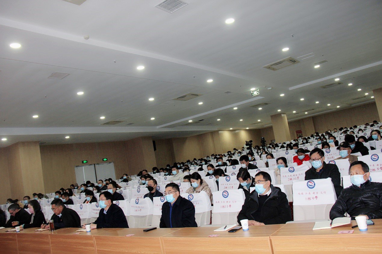 学院组织参加“学习贯彻党的十九届六中全会精神集中宣讲进高校”专题报告会4.jpg